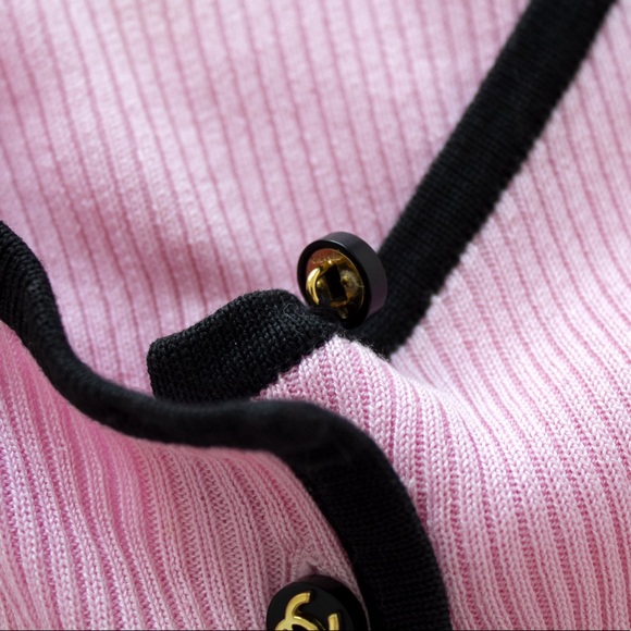 Iconic Chanel Vintage 1995 Pink 95P CropCardigan - Picture 8 of 11